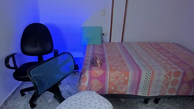 iris torrez  online show from 09/21/25, 02:29