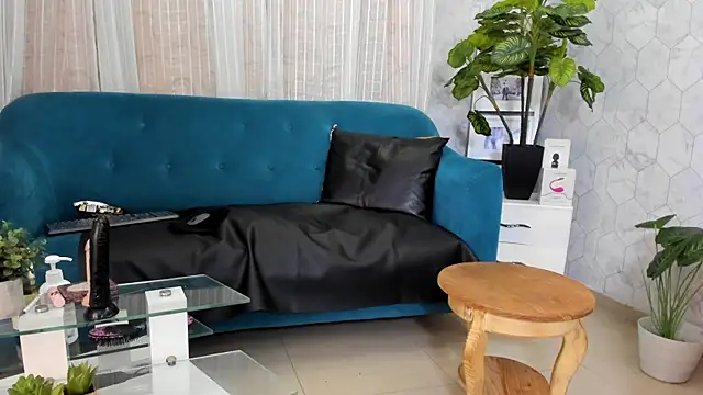 MissEscarleth online show from 03/01/25, 06:35