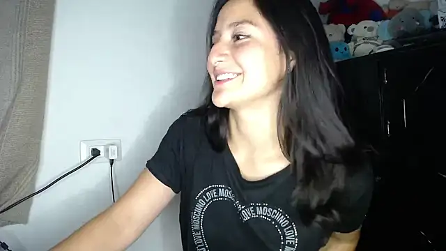 Snapshot of iris_798 chatting on 03/03/25, 04:14 iris 798 online show from 03/03/25, 04:14