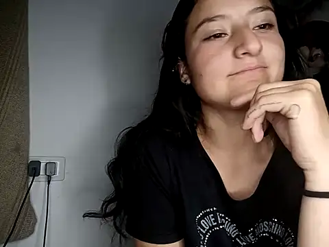 Snapshot of iris_798 chatting on 03/15/25, 05:08 iris 798 online show from 03/15/25, 05:08