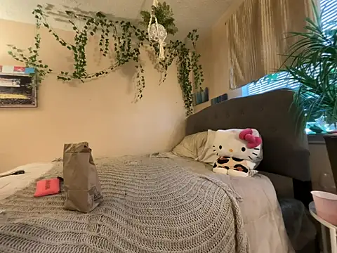 Snapshot of magicalc00ch chatting on 02/09/26, 10:14 magicalc00ch online show from 02/09/26, 10:14