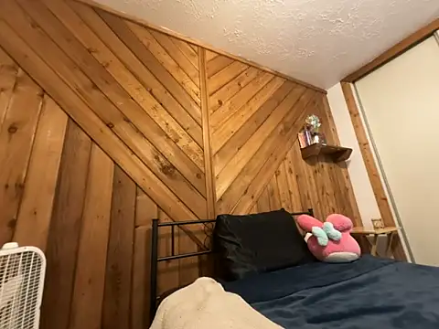 Snapshot of magicalc00ch chatting on 06/05/26, 07:41 magicalc00ch online show from 06/05/26, 07:41