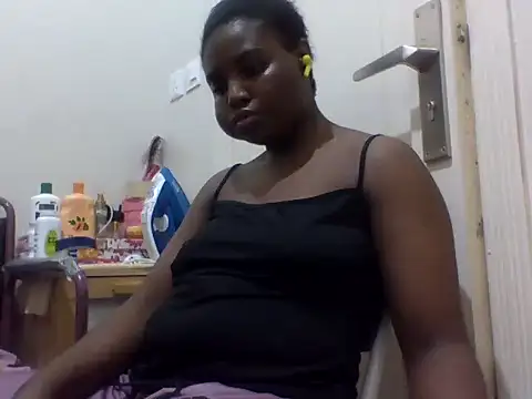 Snapshot of queenzuena chatting on 05/21/26, 08:49 queenzuena online show from 05/21/26, 08:49