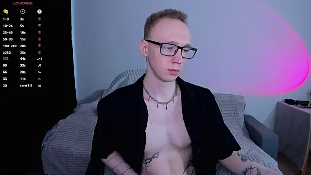 Snapshot of Alex_silents chatting on 06/09/26, 03:23 Alex silents online show from 06/09/26, 03:23