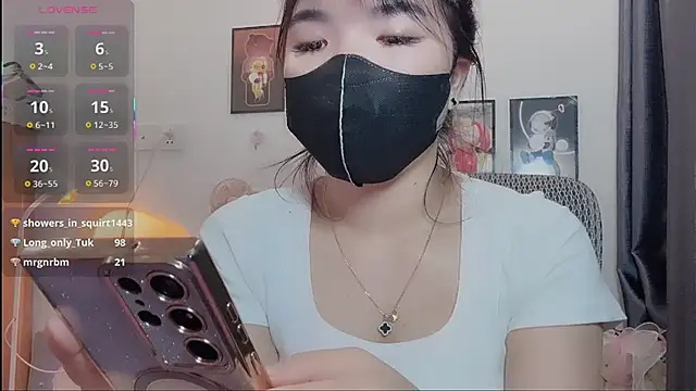 Snapshot of Berrysweet_68 chatting on 03/08/25, 10:43 Berrysweet 68 online show from 03/08/25, 10:43