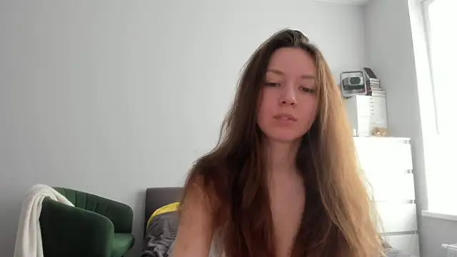 Adela Vetta online show from 04/13/26, 09:15