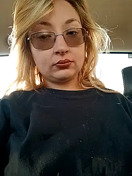 xWhoreAbleX Pika online show from 03/06/25, 10:36