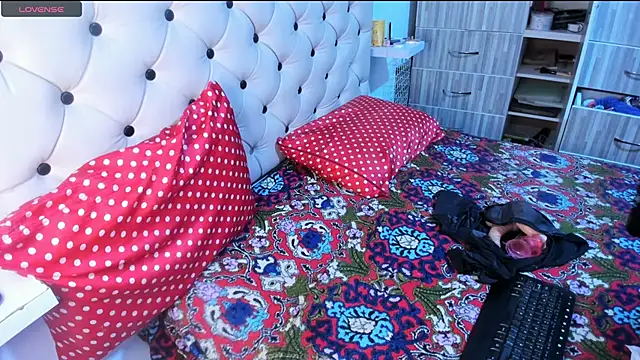 Krystal Cruz online show from 02/28/25, 11:36