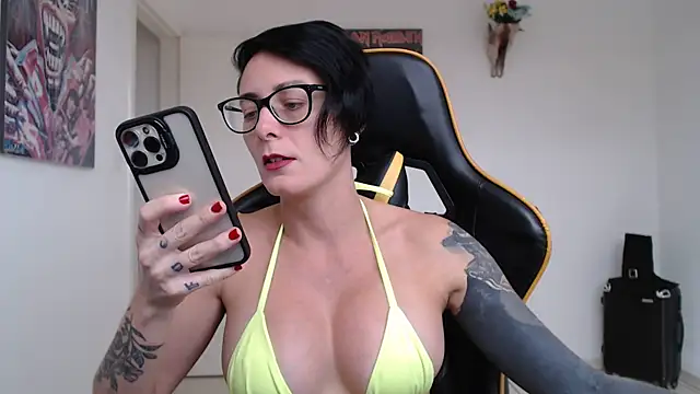 CrisBathoryxxx online show from 12/22/24, 07:52