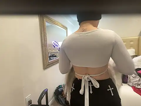 Snapshot of tatted-bitty chatting on 03/14/25, 07:59 tatted-bitty online show from 03/14/25, 07:59