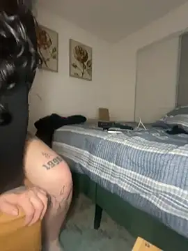 Snapshot of tatted-bitty chatting on 09/20/25, 04:24 tatted-bitty online show from 09/20/25, 04:24