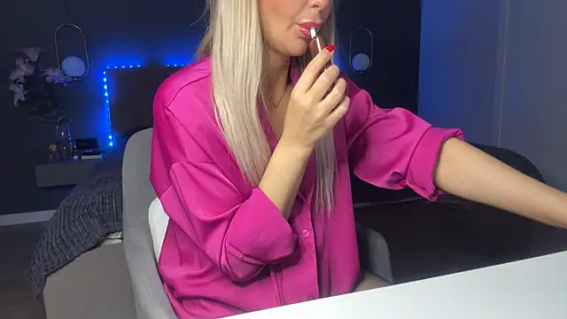 KristalNight online show from 10/16/25, 04:35