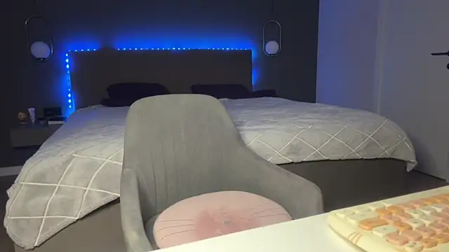 KristalNight online show from 01/13/26, 04:18