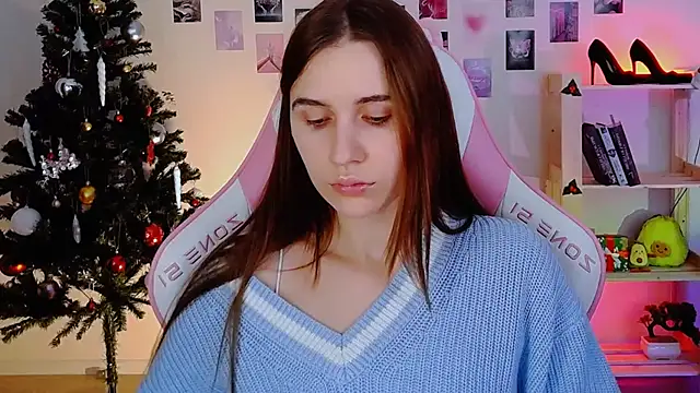 AliceCharmy online show from 12/19/24, 12:01