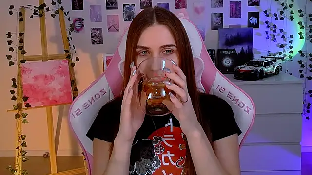 AliceCharmy online show from 02/05/25, 10:08