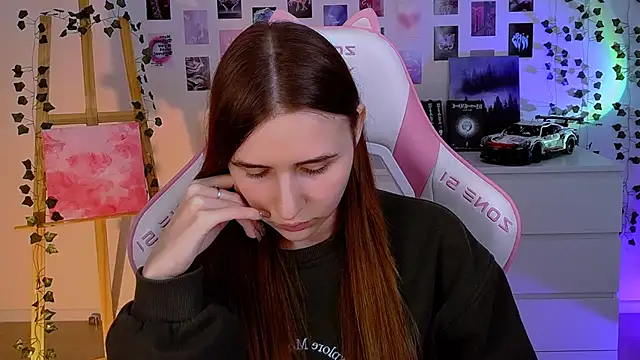 AliceCharmy online show from 02/05/25, 01:11