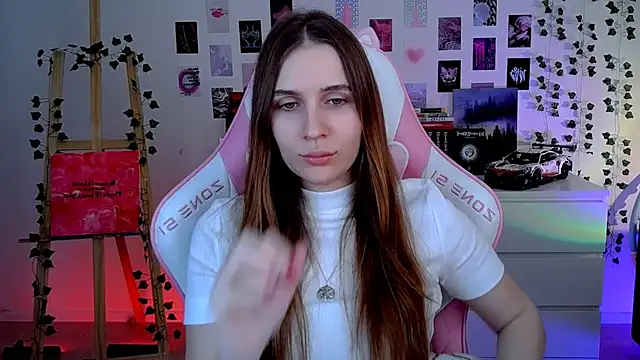 AliceCharmy online show from 09/10/25, 10:04