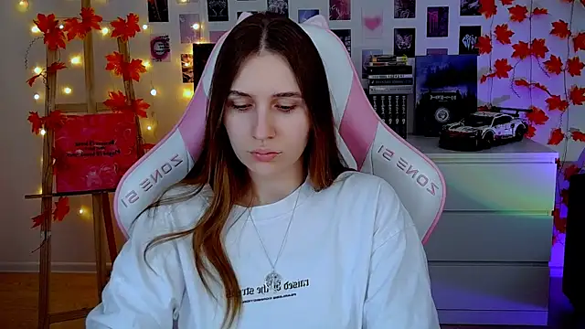 AliceCharmy online show from 11/28/25, 07:11