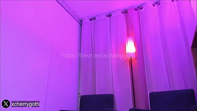 Snapshot of CherryGoth chatting on 07/10/26, 10:45 CherryGoth online show from 07/10/26, 10:45