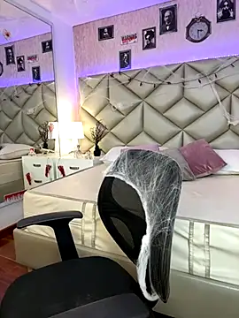 Brenda Garcia online show from 10/15/25, 08:20