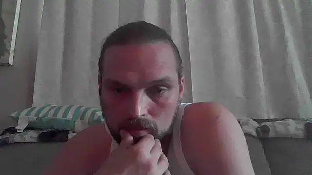 Snapshot of VitaminDrewFl chatting on 06/13/26, 02:37 VitaminDrewFl online show from 06/13/26, 02:37