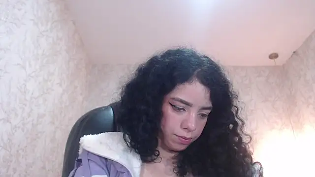 EmmaCowperr online show from 01/06/25, 11:07