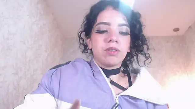 EmmaCowperr online show from 01/13/25, 02:32