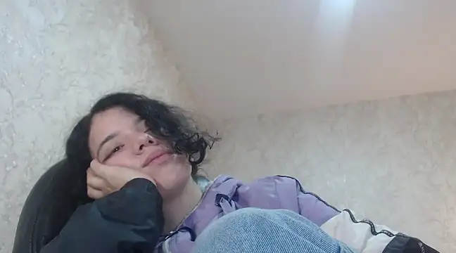 EmmaCowperr online show from 01/16/25, 06:25