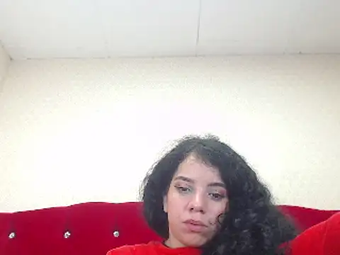 EmmaCowperr online show from 02/04/25, 08:38