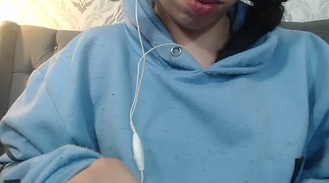 EmmaCowperr online show from 02/28/25, 07:14