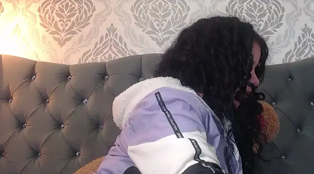 EmmaCowperr online show from 03/06/25, 04:07