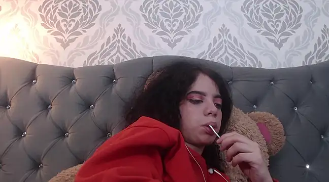 EmmaCowperr online show from 03/11/25, 12:00