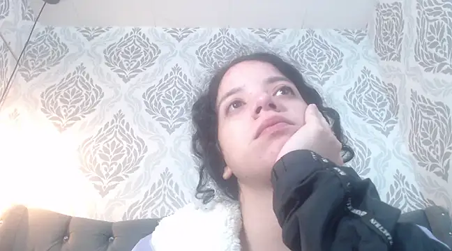 EmmaCowperr online show from 03/19/25, 12:12