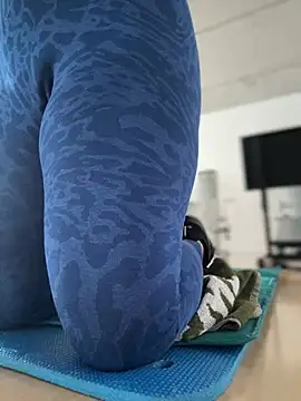 melanny10 online show from 01/11/25, 12:29