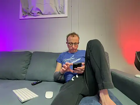 mouser21212 online show from 01/28/25, 11:39