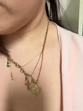 Luccreccia  online show from 03/28/26, 09:53