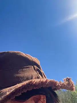 Luccreccia  online show from 04/08/26, 12:49