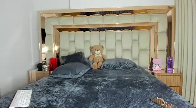 candy-sam28 online show from 02/17/25, 11:09