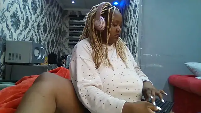 SexyRider8 online show from 11/25/25, 02:22