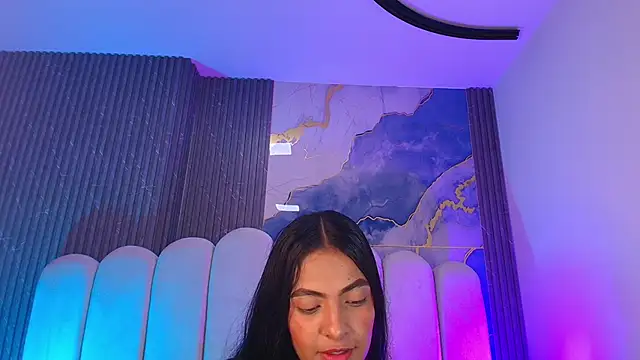 hot dione online show from 12/17/25, 07:20