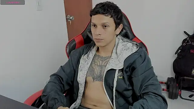 Snapshot of davebrow chatting on 10/05/25, 12:09 davebrow online show from 10/05/25, 12:09