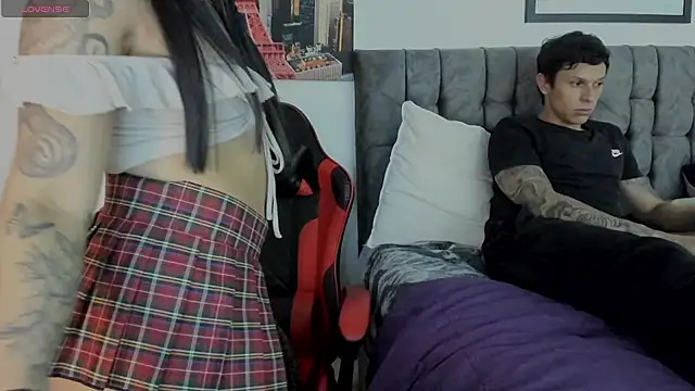 Snapshot of davebrow chatting on 10/08/25, 01:36 davebrow online show from 10/08/25, 01:36