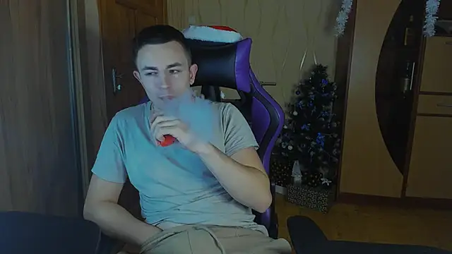 Snapshot of bigmark033 chatting on 01/10/25, 04:51 bigmark033 online show from 01/10/25, 04:51