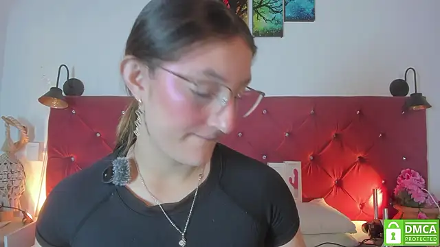 Ruth harvey  online show from 03/19/26, 01:04