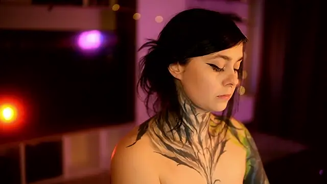 Snapshot of AcidPie chatting on 12/19/24, 02:34 AcidPie online show from 12/19/24, 02:34