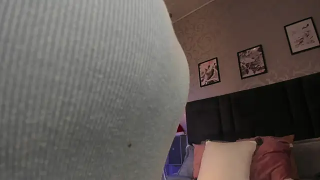 Hannah Borbon online show from 12/14/24, 10:18