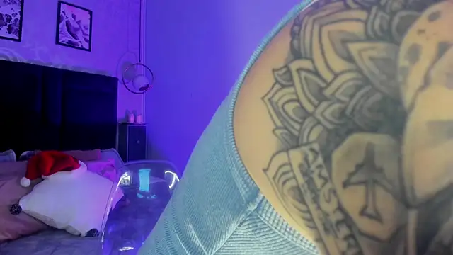 Hannah Borbon online show from 12/21/24, 03:03