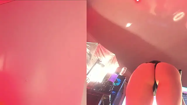 Hannah Borbon online show from 02/16/25, 05:37