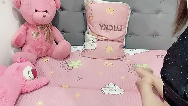 Funikio online show from 10/22/25, 01:06