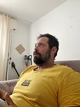 Snapshot of zefside42 chatting on 10/31/25, 06:25 zefside42 online show from 10/31/25, 06:25